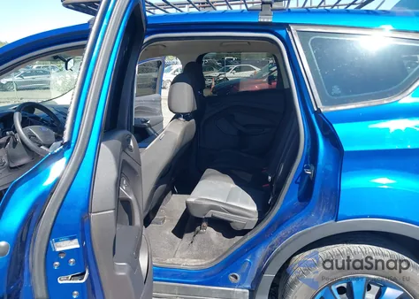 2017 Ford Escape S z USA, uszkodzony, nr VIN 1FMCU0F79HUB44586